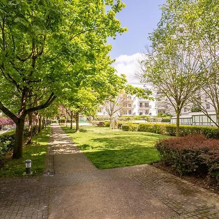 Apartment Magic Garden 6 Personnes Parking Prive A 20m Du Rer Serris